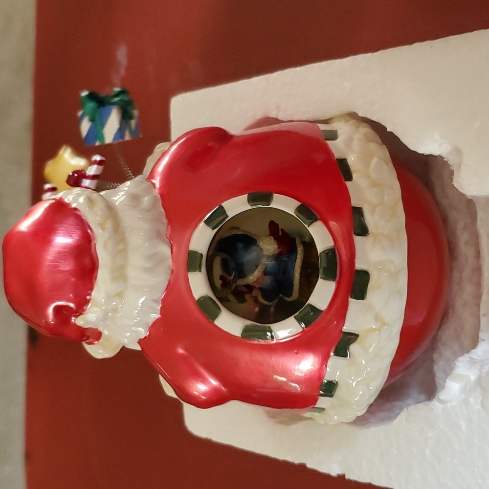 Christopher Radko Roly Poly Santa Snowglobe - Picture 4 of 4